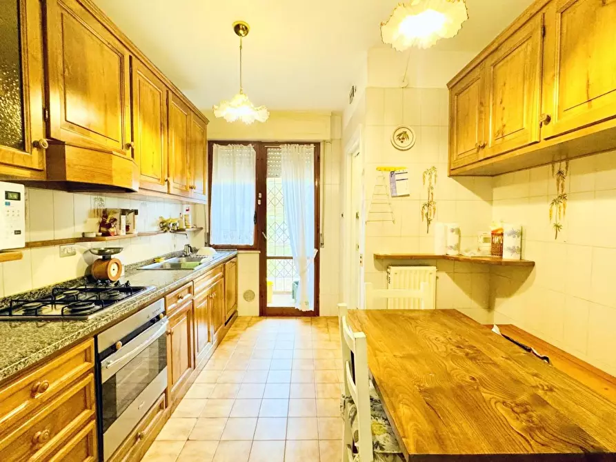 Immagine 35 di Villetta a schiera in vendita  a Pietrasanta