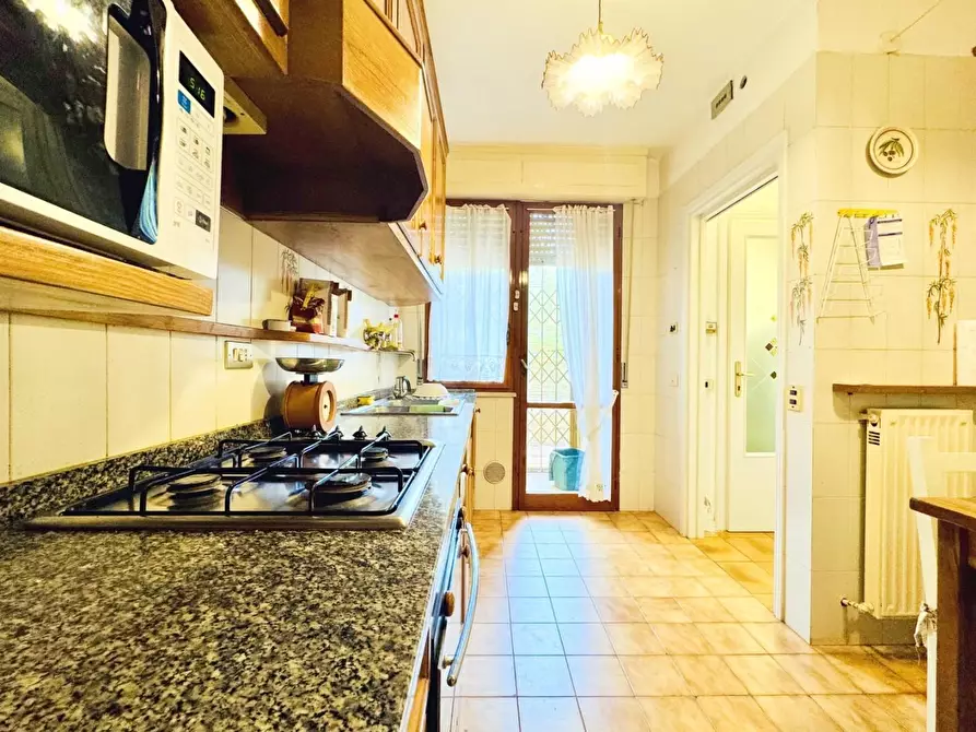 Immagine 37 di Villetta a schiera in vendita  a Pietrasanta