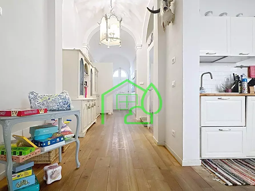 Immagine 8 di Villa in vendita  a Viareggio