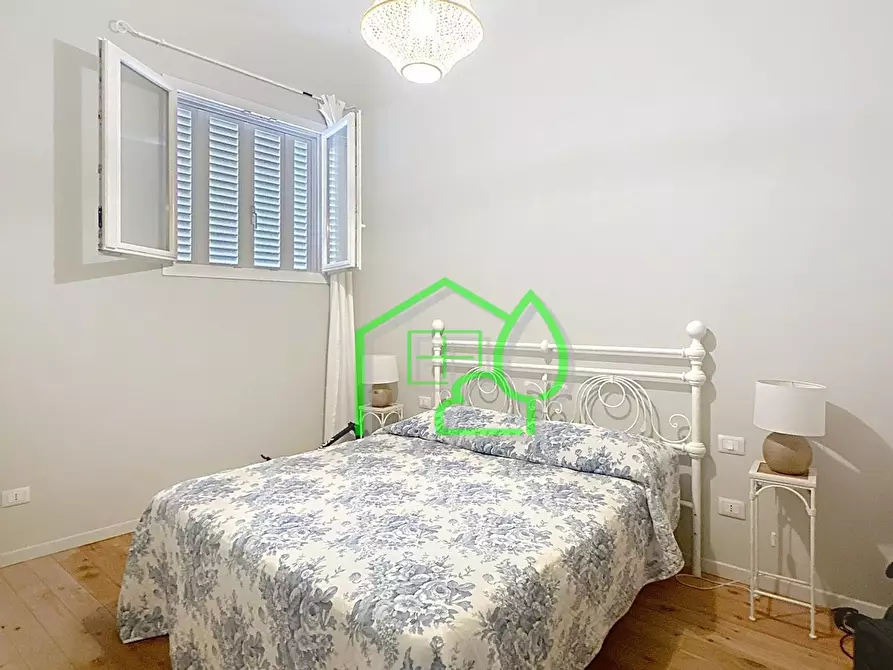 Immagine 13 di Villa in vendita  a Viareggio