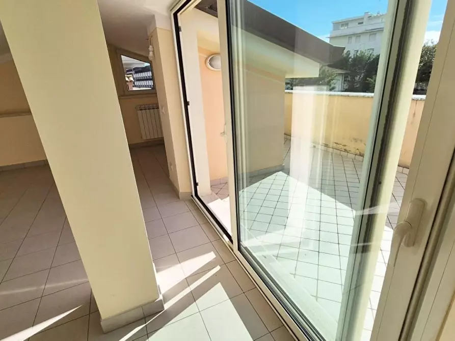 Immagine 115 di Villa in vendita  a Camaiore