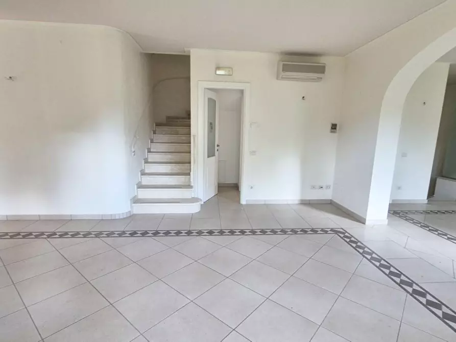 Immagine 47 di Villa in vendita  a Camaiore