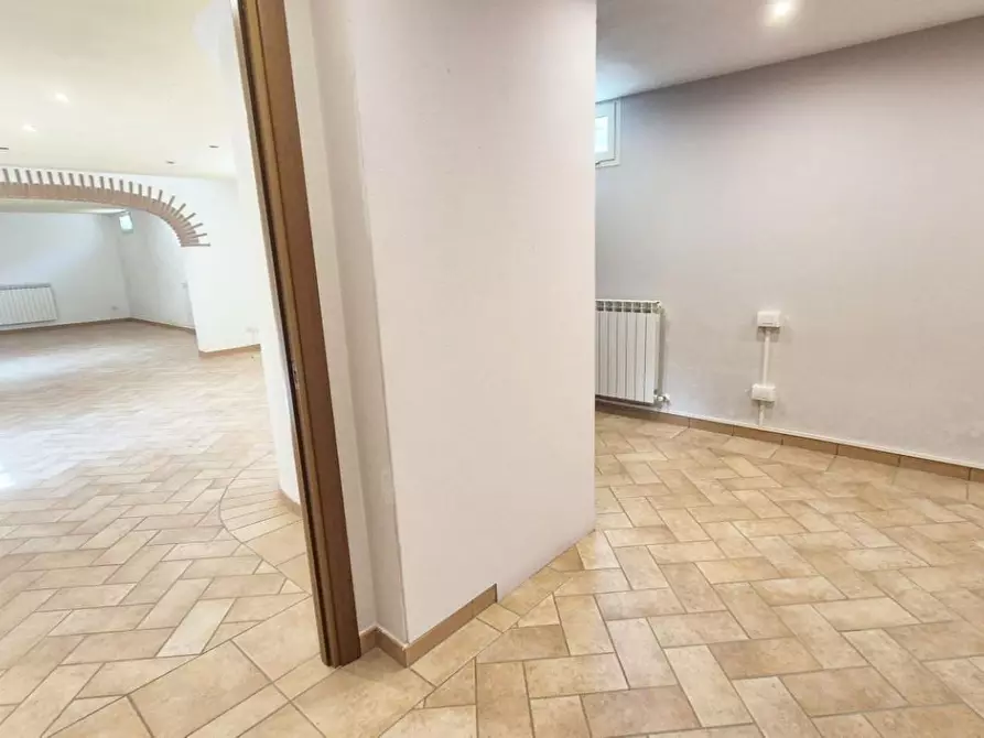 Immagine 140 di Villa in vendita  a Camaiore