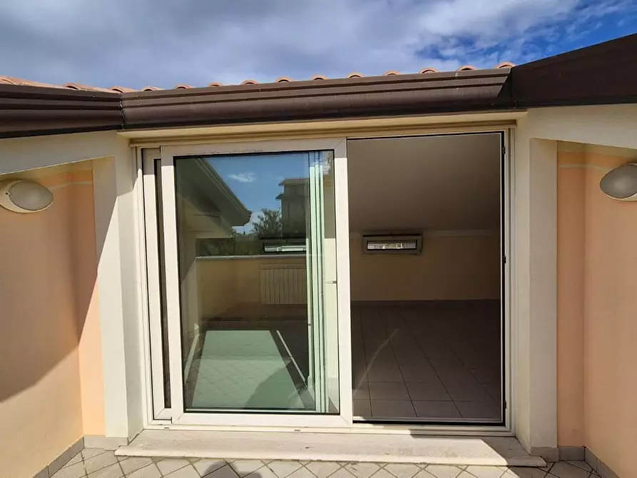 Immagine 117 di Villa in vendita  a Camaiore