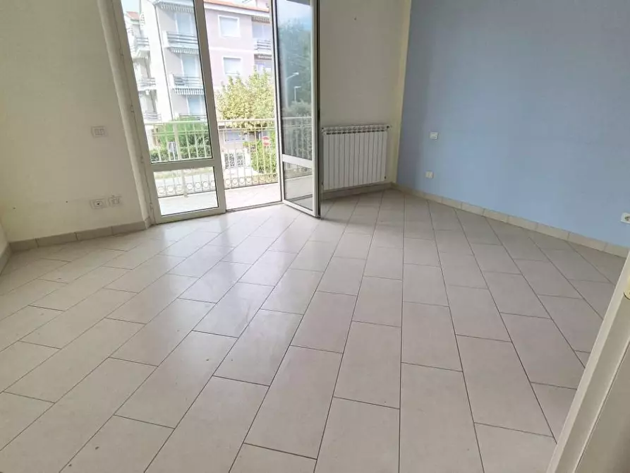 Immagine 61 di Villa in vendita  a Camaiore