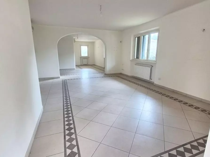 Immagine 16 di Villa in vendita  a Camaiore