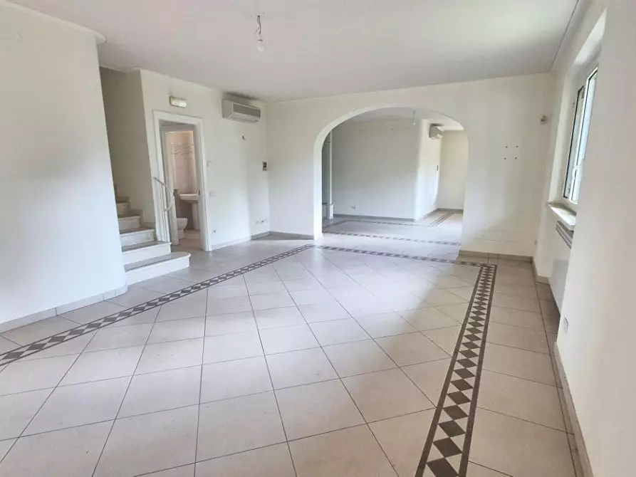 Immagine 20 di Villa in vendita  a Camaiore