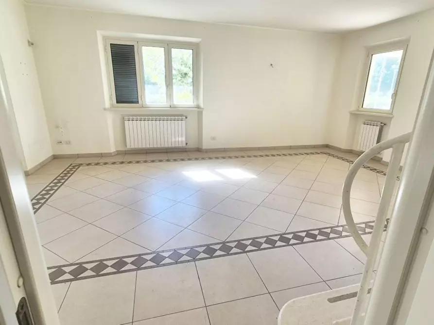 Immagine 46 di Villa in vendita  a Camaiore