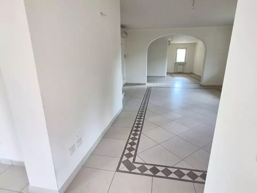 Immagine 39 di Villa in vendita  a Camaiore