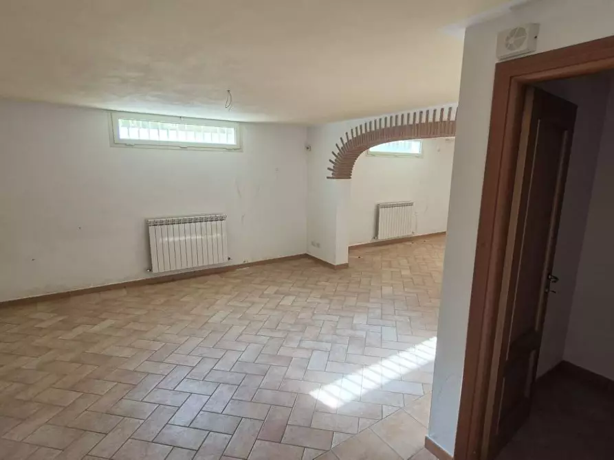 Immagine 122 di Villa in vendita  a Camaiore