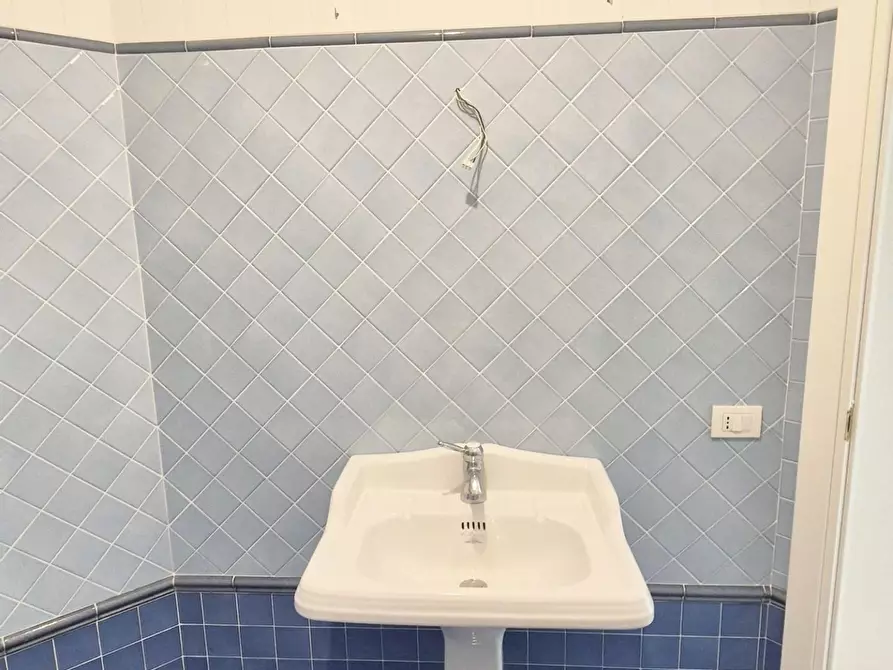 Immagine 78 di Villa in vendita  a Camaiore