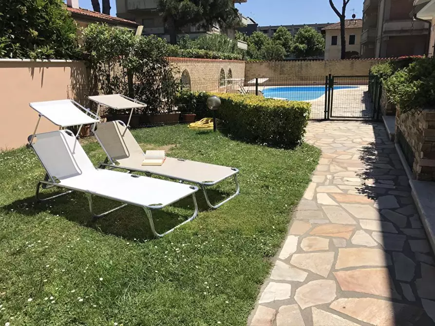 Immagine 6 di Villa in vendita  a Camaiore