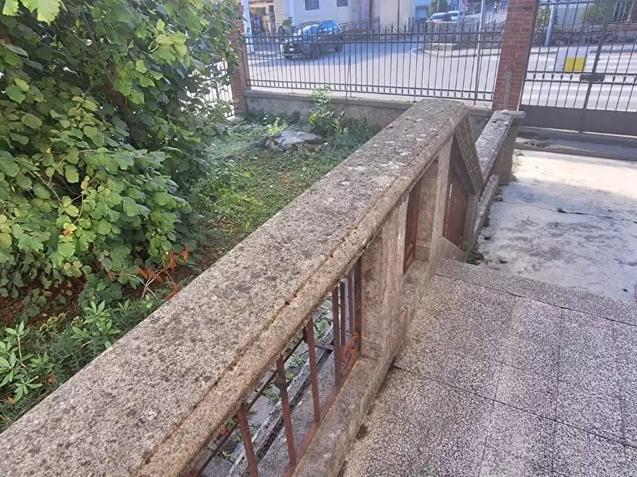 Immagine 8 di Villa in vendita  a Barga