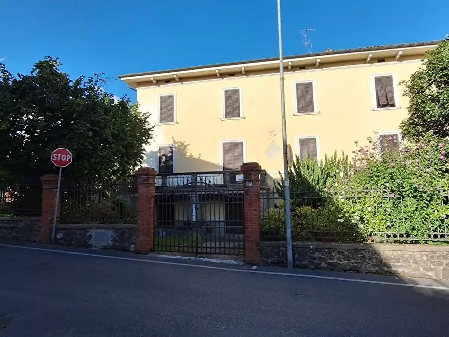 Immagine 3 di Villa in vendita  a Barga