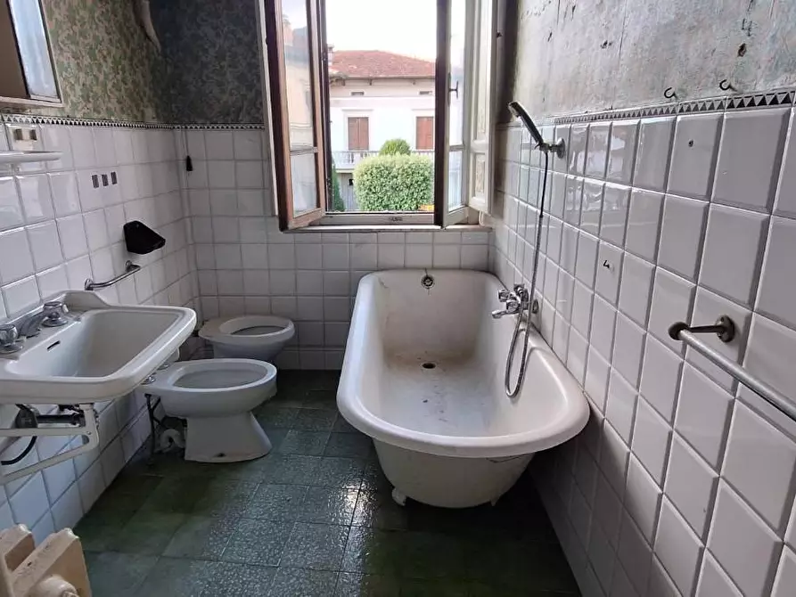 Immagine 29 di Villa in vendita  a Barga