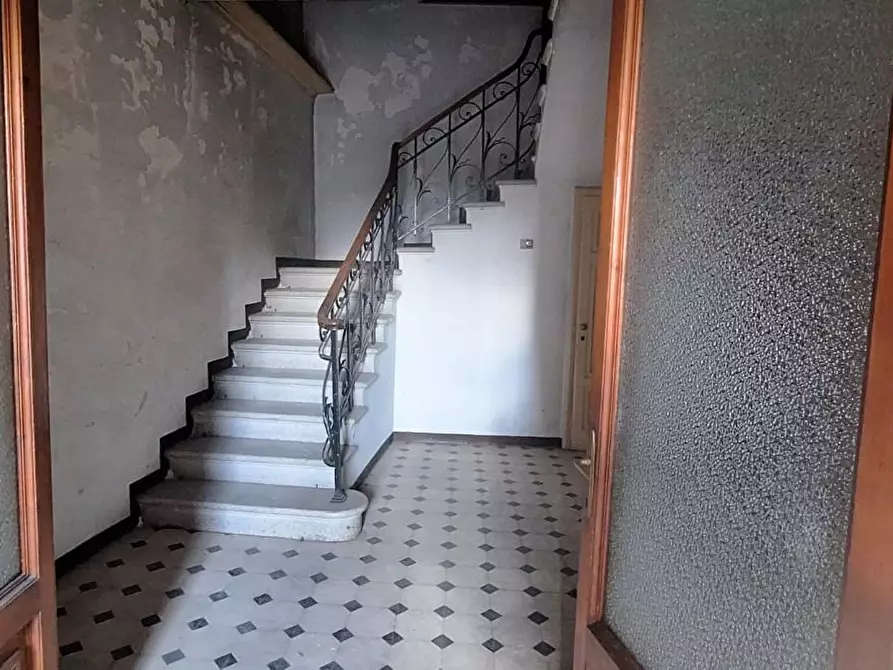 Immagine 11 di Villa in vendita  a Barga