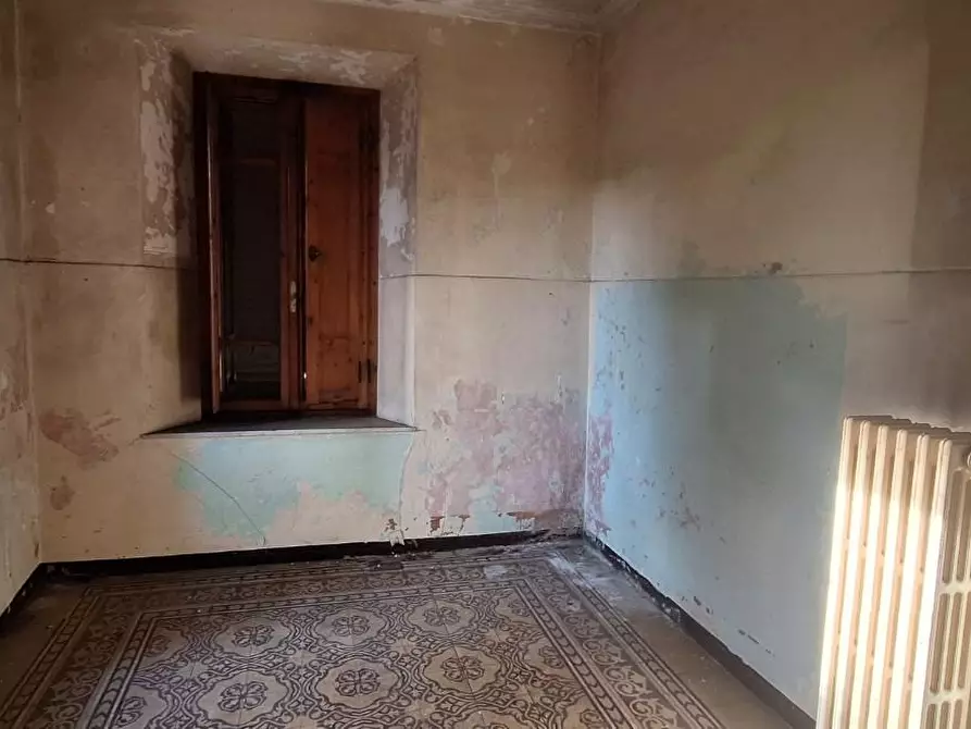 Immagine 10 di Villa in vendita  a Barga