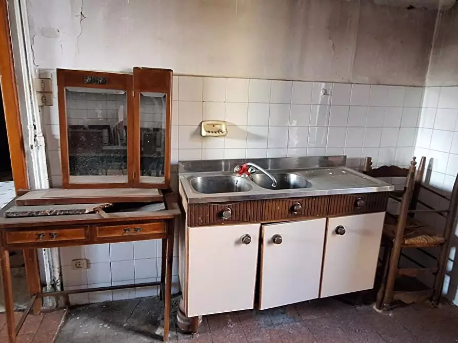 Immagine 25 di Villa in vendita  a Barga