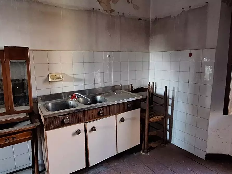 Immagine 22 di Villa in vendita  a Barga