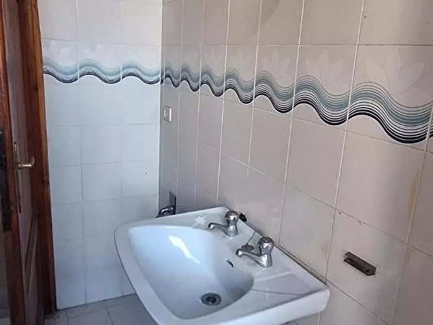 Immagine 18 di Villa in vendita  a Barga