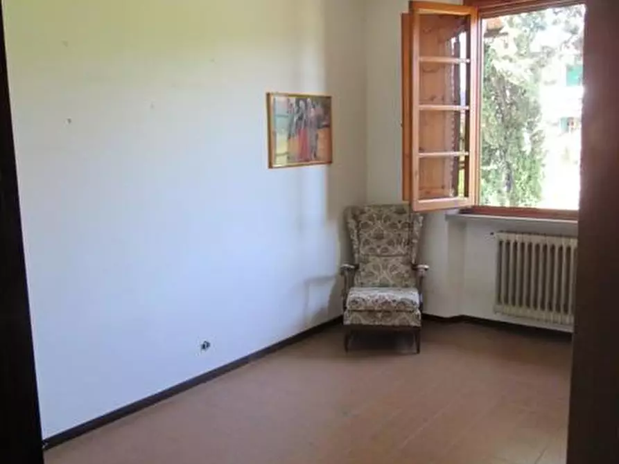 Immagine 9 di Villa in vendita  a Massa E Cozzile