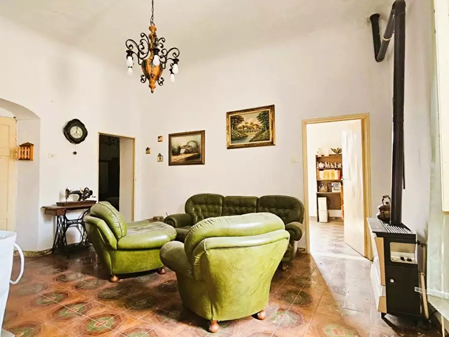 Immagine 1 di Appartamento in vendita  a Massa