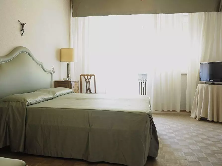 Immagine 34 di Appartamento in vendita  a Siena