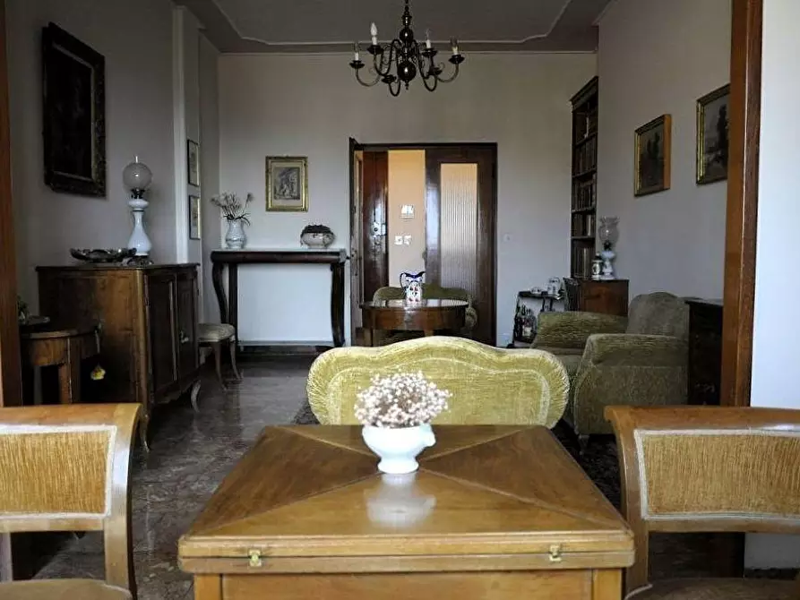 Immagine 7 di Appartamento in vendita  a Siena