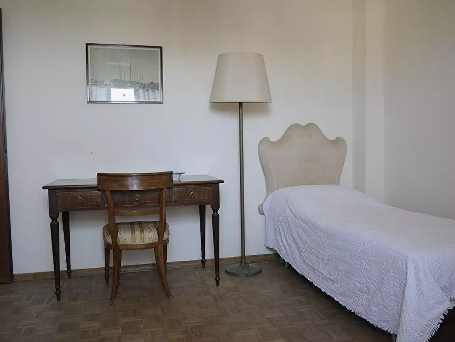 Immagine 31 di Appartamento in vendita  a Siena