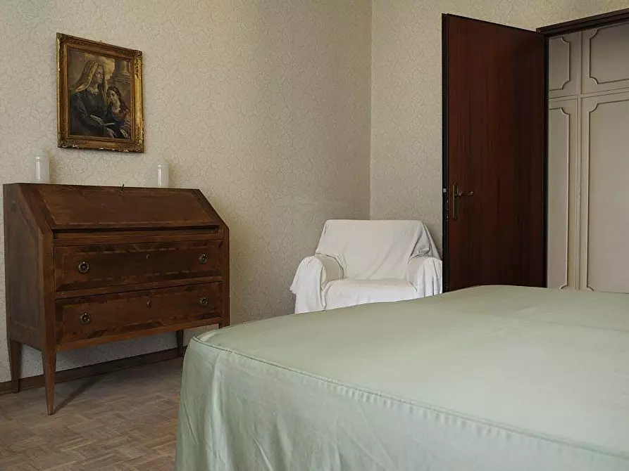 Immagine 37 di Appartamento in vendita  a Siena