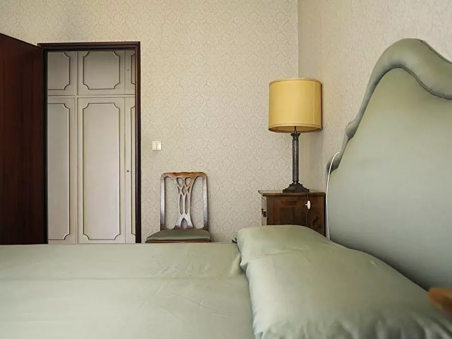 Immagine 38 di Appartamento in vendita  a Siena