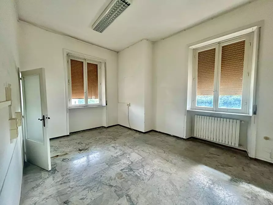 Immagine 8 di Appartamento in vendita  a Siena