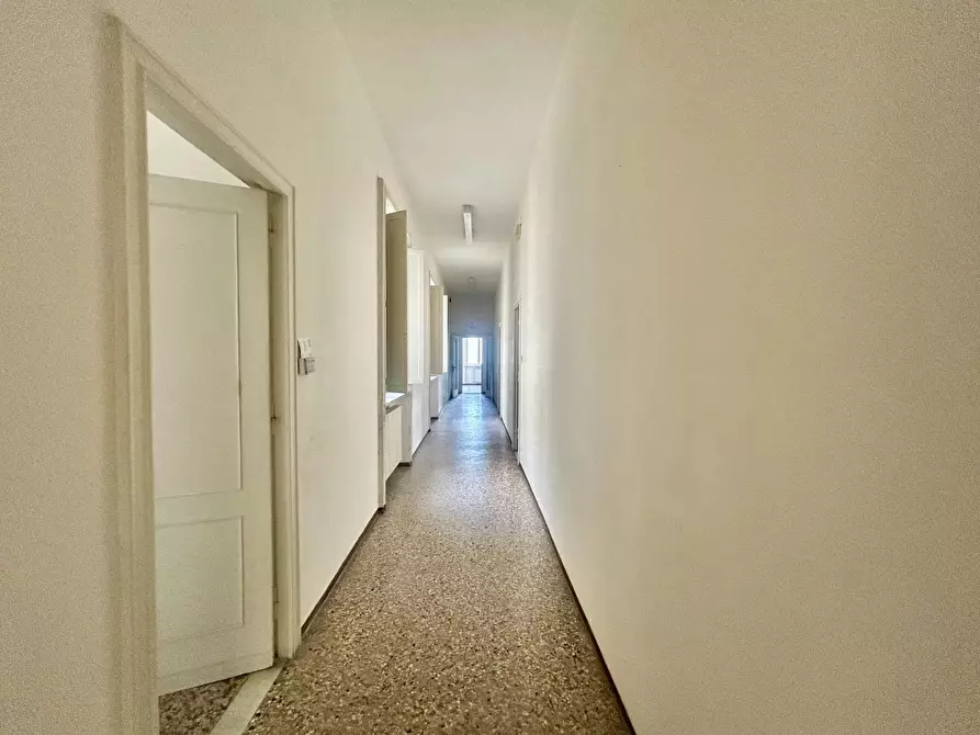 Immagine 6 di Appartamento in vendita  a Siena