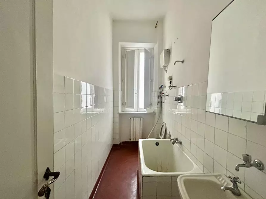 Immagine 12 di Appartamento in vendita  a Siena