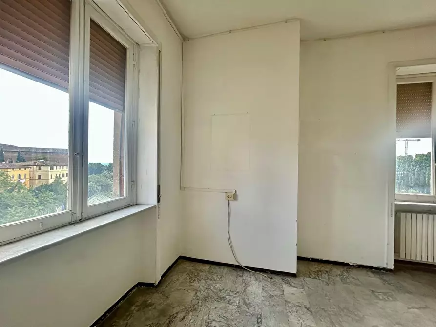 Immagine 13 di Appartamento in vendita  a Siena