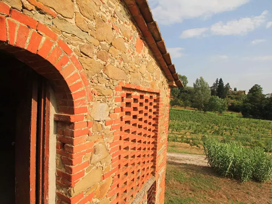 Immagine 9 di Casa colonica in vendita  a Vinci