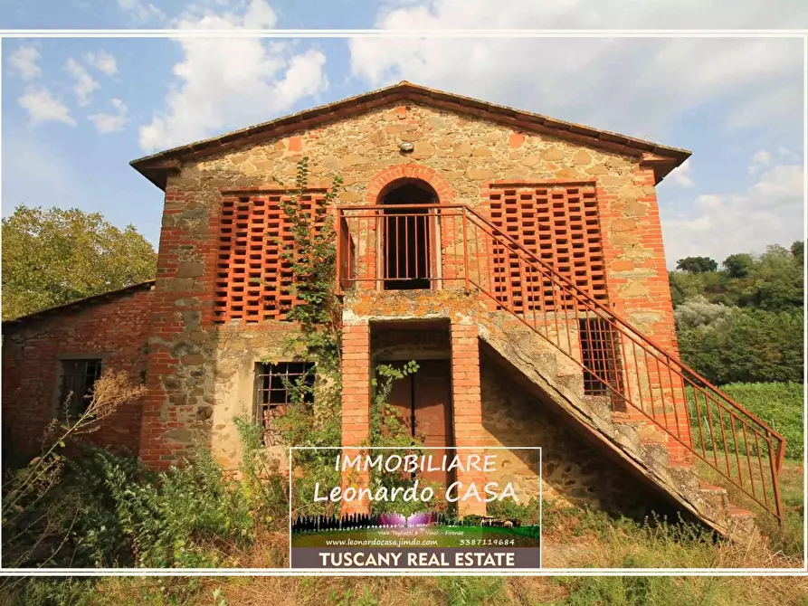 Immagine 1 di Casa colonica in vendita  a Vinci