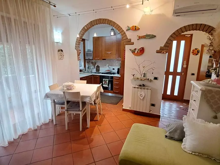 Immagine 3 di Appartamento in vendita  a Rosignano Marittimo