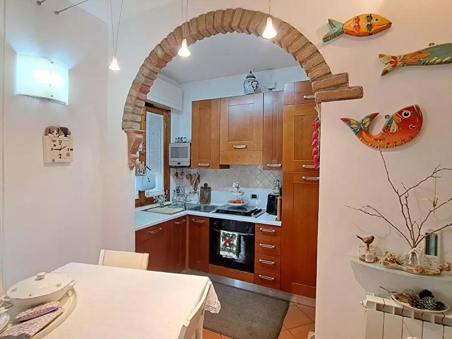 Immagine 4 di Appartamento in vendita  a Rosignano Marittimo