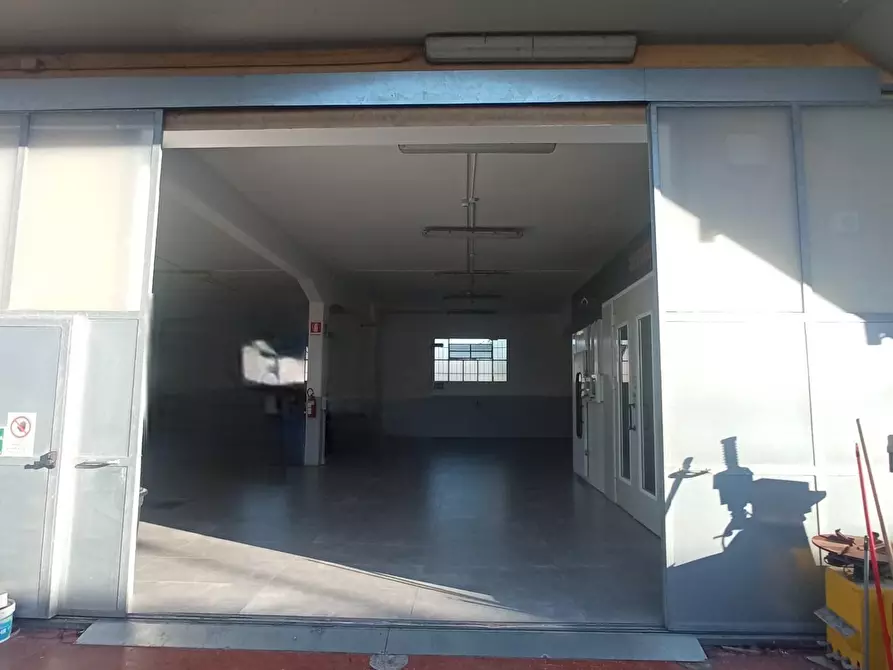 Immagine 2 di Attività artigianale in vendita  a Santa Croce Sull'arno