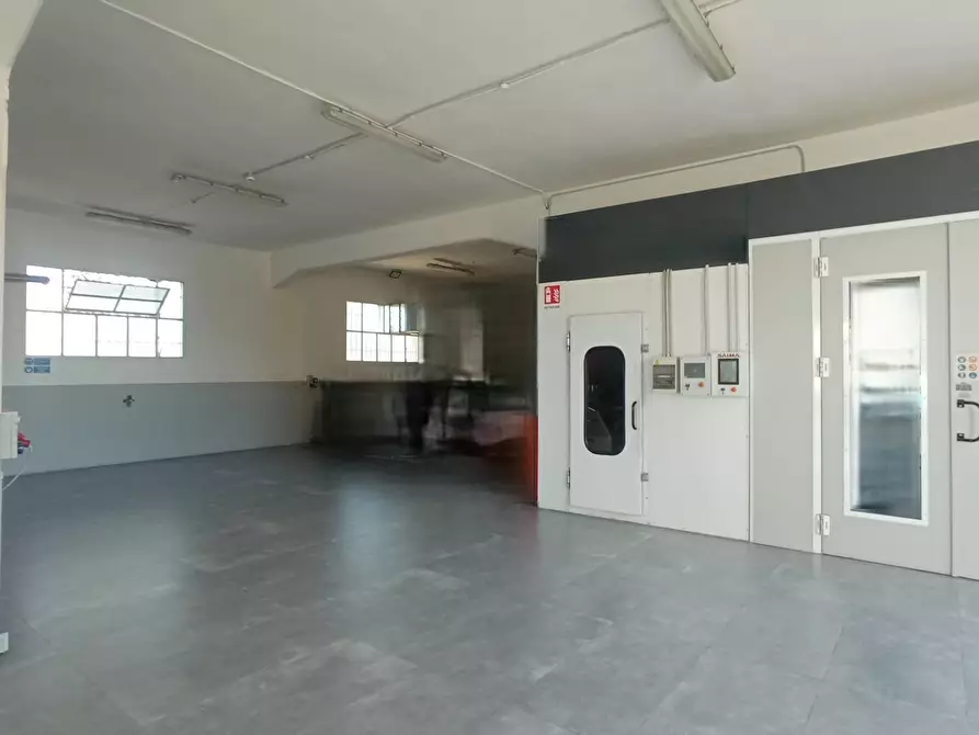 Immagine 3 di Attività artigianale in vendita  a Santa Croce Sull'arno