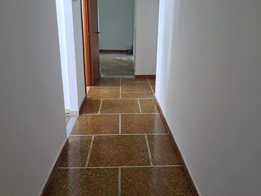 Immagine 5 di Appartamento in vendita  a Livorno