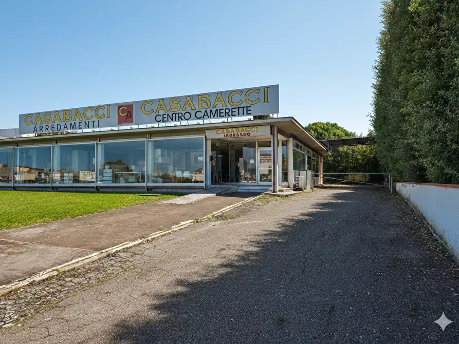 Immagine 3 di Locale commerciale in vendita  a Casciana Terme Lari