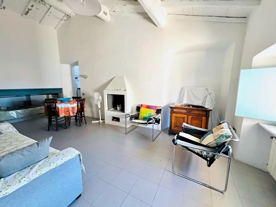 Immagine 2 di Mansarda in vendita  a Massa