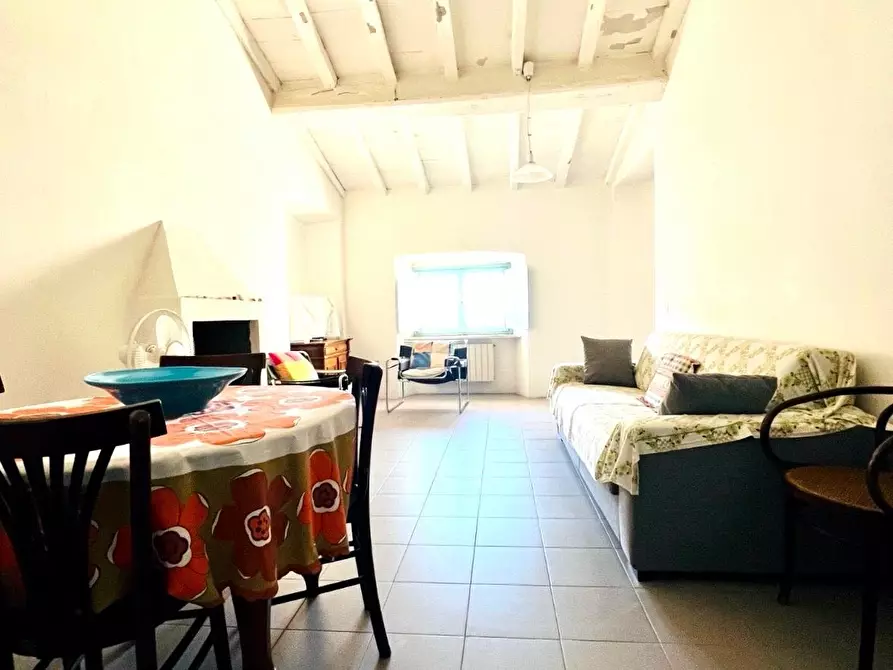 Immagine 5 di Mansarda in vendita  a Massa