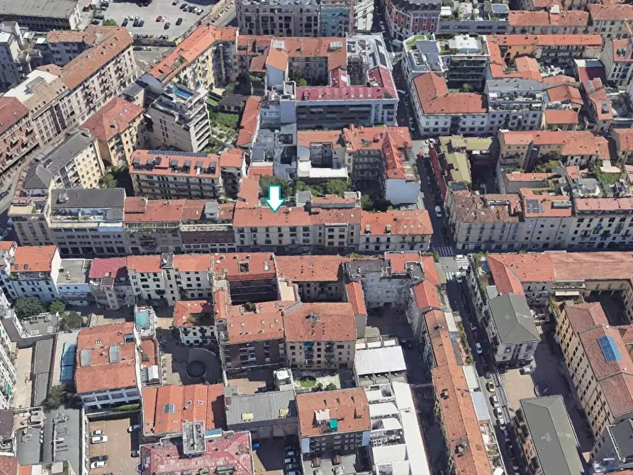 Immagine 3 di Negozio in vendita  a Milano