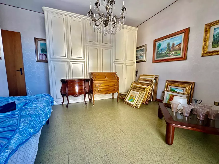 Immagine 15 di Appartamento in vendita  a Massa