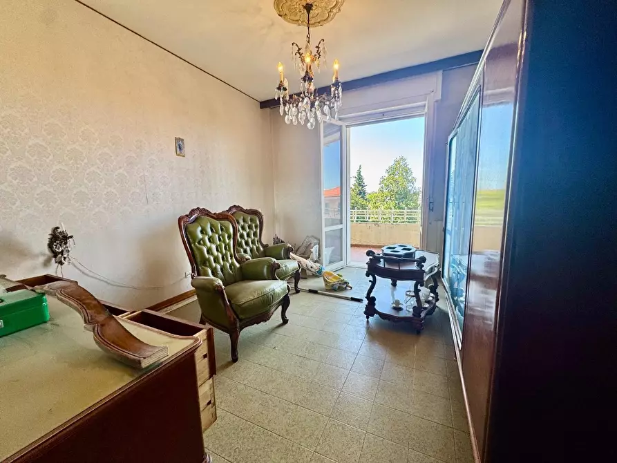 Immagine 11 di Appartamento in vendita  a Massa