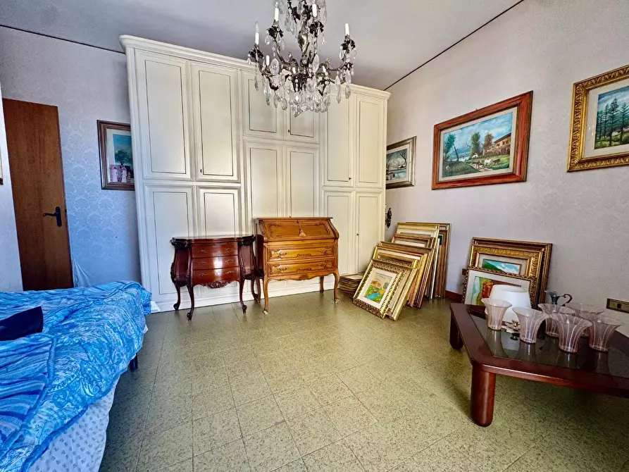 Immagine 14 di Appartamento in vendita  a Massa