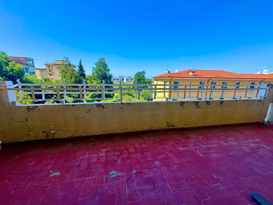 Immagine 5 di Appartamento in vendita  a Massa